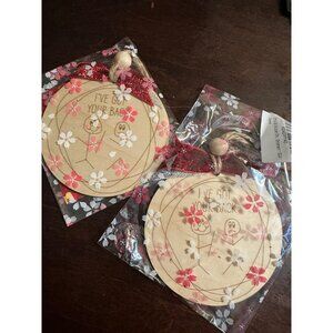 Christmas‎ Ornaments - wooden - 2 included - “Ive got your back”